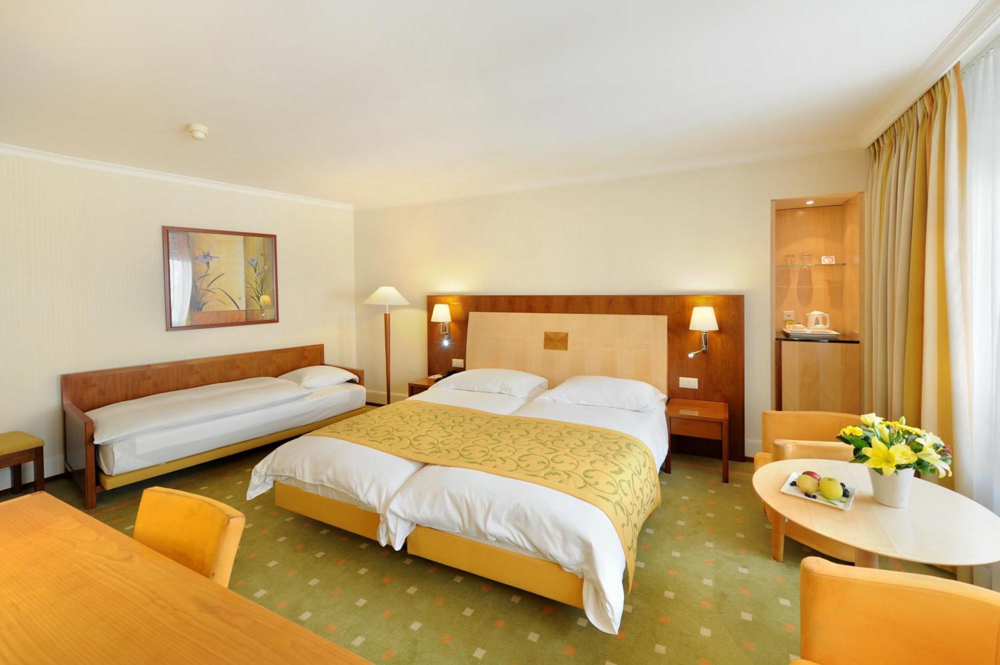 Hotel De La Paix Lausanne Rum bild